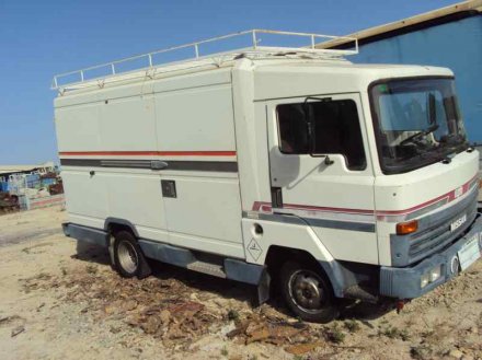 Vehiculo en el desguace: NISSAN L-35 *