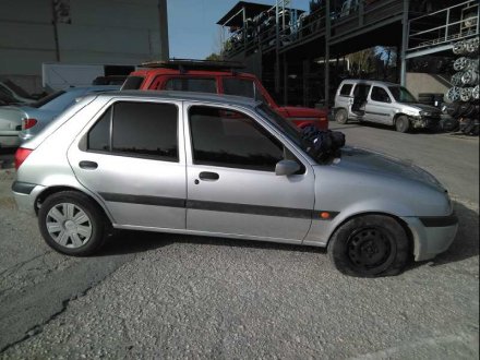 Vehiculo en el desguace: FORD FIESTA BERLINA (DX) Ambiente