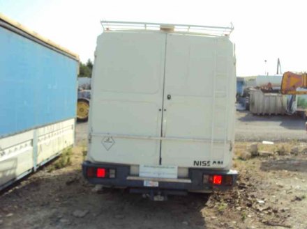 Vehiculo en el desguace: NISSAN L-35 *