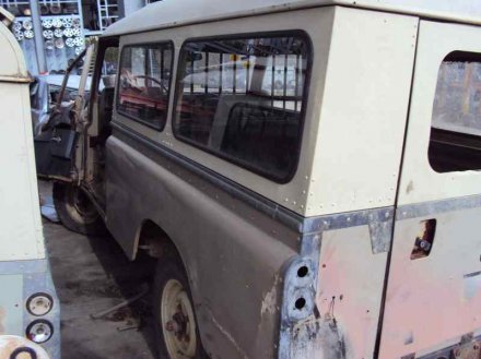 Vehiculo en el desguace: LAND ROVER SANTANA 109