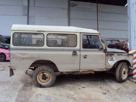 Vehiculo en el desguace: LAND ROVER SANTANA 109