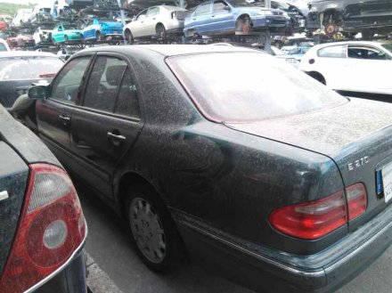 Vehiculo en el desguace: MERCEDES-BENZ CLASE E (W210) BERLINA DIESEL 270 CDI (210.016)