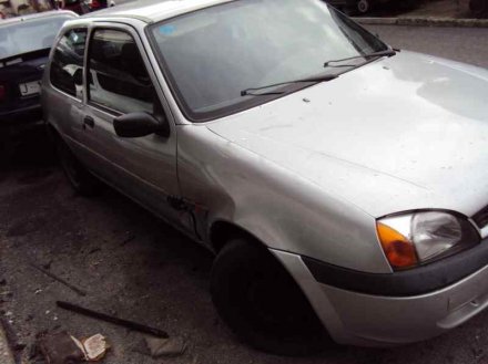 Vehiculo en el desguace: FORD FIESTA BERLINA (DX) Ambiente