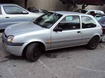 Vehiculo en el desguace: FORD FIESTA BERLINA (DX) Ambiente