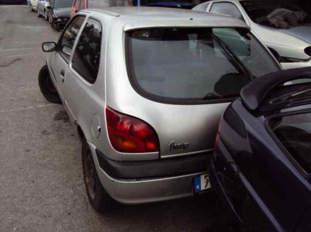 Vehiculo en el desguace: FORD FIESTA BERLINA (DX) Ambiente