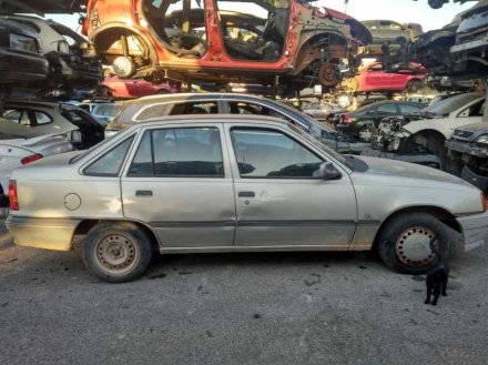 Vehiculo en el desguace: OPEL KADETT E GL Berlina