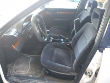 Vehiculo en el desguace: AUDI 100 Avant (4A, C4) 2.8 E