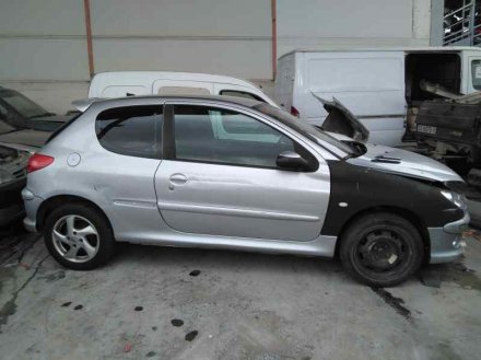 Vehiculo en el desguace: PEUGEOT 206 BERLINA XS