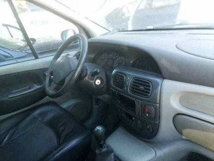 Vehiculo en el desguace: RENAULT SCENIC (JA..) 1.9 DCI Authentique