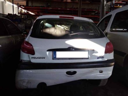 Vehiculo en el desguace: PEUGEOT 206 BERLINA XT