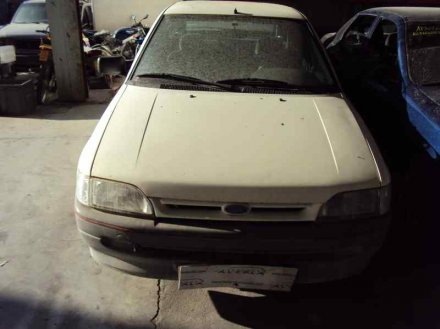 Vehiculo en el desguace: FORD ESCORT BERLINA CL