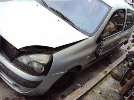 Vehiculo en el desguace: RENAULT CLIO II FASE II (B/CB0) Authentique