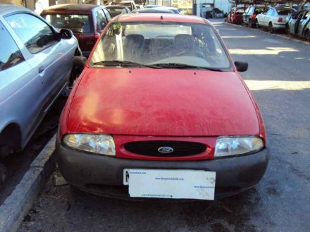 Vehiculo en el desguace: FORD FIESTA BERLINA Ghia