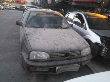 Vehiculo en el desguace: VOLKSWAGEN GOLF III BERLINA (1H1) S