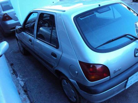 Vehiculo en el desguace: FORD FIESTA BERLINA (DX) Ambiente