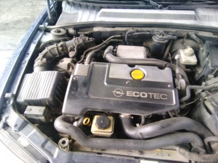 Vehiculo en el desguace: OPEL VECTRA B BERLINA Básico (1999->)