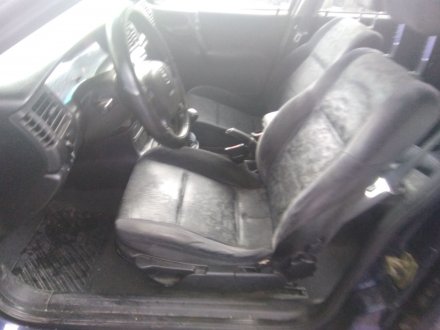 Vehiculo en el desguace: OPEL VECTRA B BERLINA Básico (1999->)