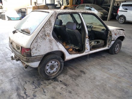 Vehiculo en el desguace: PEUGEOT 205 BERLINA 1.8 Diesel