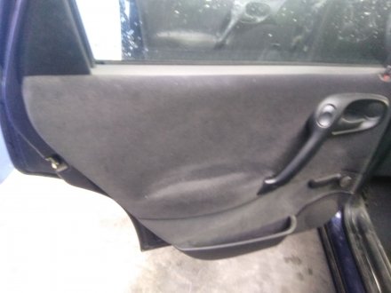 Vehiculo en el desguace: OPEL VECTRA B BERLINA Básico (1999->)