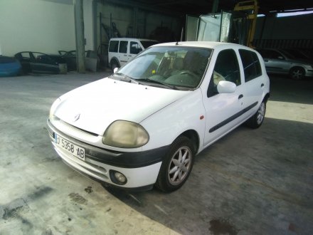 Vehiculo en el desguace: RENAULT CLIO II FASE I (B/CBO) 1.4 Alize