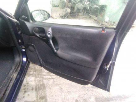Vehiculo en el desguace: OPEL VECTRA B BERLINA Básico (1999->)