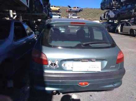 Vehiculo en el desguace: PEUGEOT 206 BERLINA 1.9 Diesel