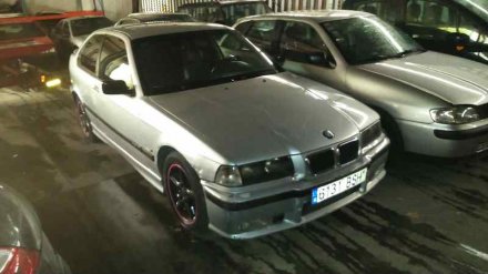 Vehiculo en el desguace: BMW SERIE 3 BERLINA (E36) 318tds