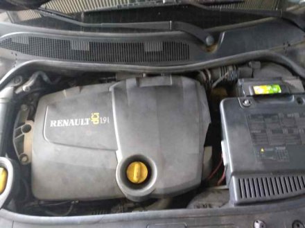 Vehiculo en el desguace: RENAULT MEGANE II CLASSIC BERLINA Confort Authentique