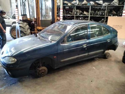 Vehiculo en el desguace: RENAULT MEGANE I FASE 2 CLASSIC (LA..) 1.9 dCi Dynamique