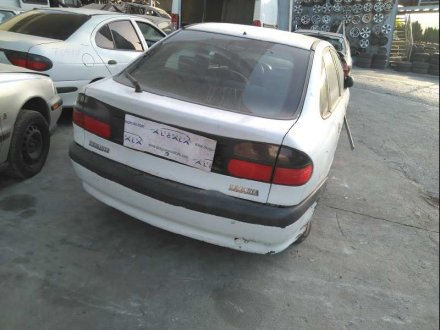 Vehiculo en el desguace: RENAULT LAGUNA (B56) 2.0 D RN (B56F/G)