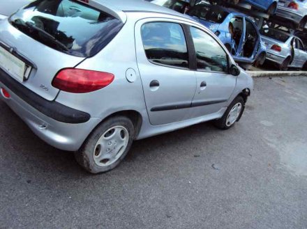 Vehiculo en el desguace: PEUGEOT 206 BERLINA XR