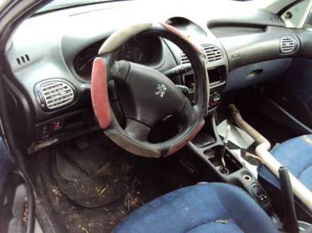 Vehiculo en el desguace: PEUGEOT 206 BERLINA XR