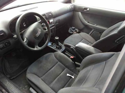 Vehiculo en el desguace: AUDI A3 (8L) 1.9 TDI Ambiente