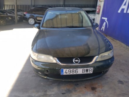 Vehiculo en el desguace: OPEL VECTRA B BERLINA 2.0 DTI