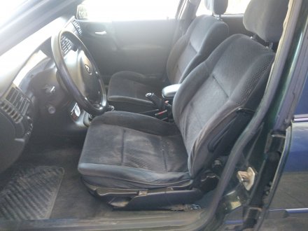 Vehiculo en el desguace: OPEL VECTRA B BERLINA 2.0 DTI
