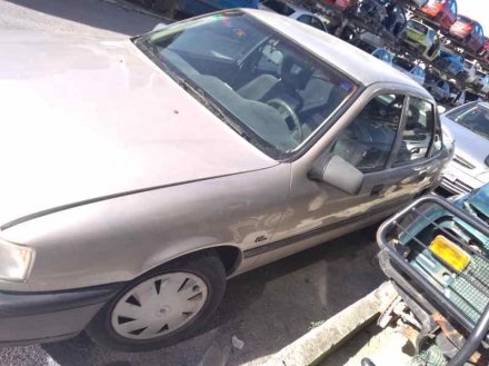 Vehiculo en el desguace: OPEL VECTRA A 1.6 CAT