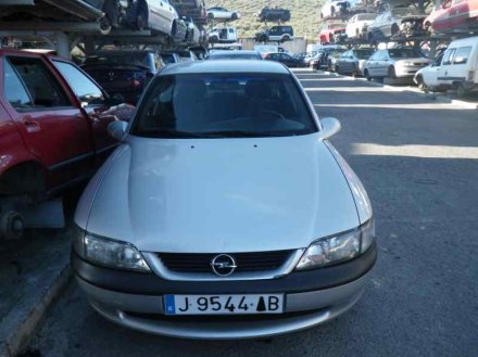 Vehiculo en el desguace: OPEL VECTRA B CARAVAN Básico