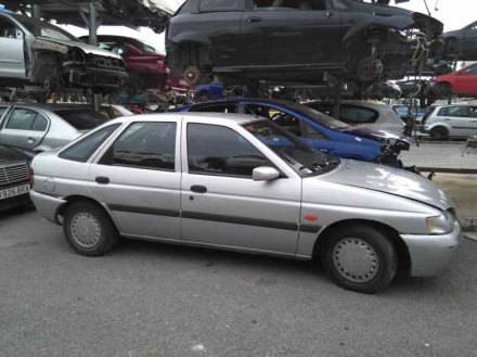 Vehiculo en el desguace: FORD ESCORT BERL./TURNIER Básico Berlina