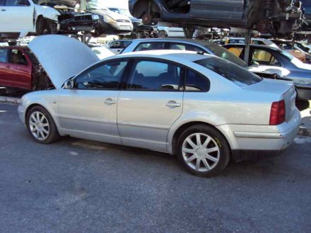 Vehiculo en el desguace: VOLKSWAGEN PASSAT BERLINA (3B2) V6 TDI Highline