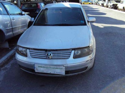 Vehiculo en el desguace: VOLKSWAGEN PASSAT BERLINA (3B2) V6 TDI Highline