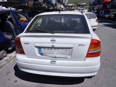 Vehiculo en el desguace: OPEL ASTRA G BERLINA Club