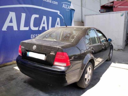 Vehiculo en el desguace: VOLKSWAGEN BORA BERLINA (1J2) Trendline