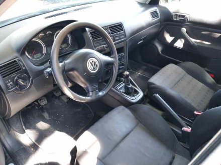 Vehiculo en el desguace: VOLKSWAGEN BORA BERLINA (1J2) Trendline