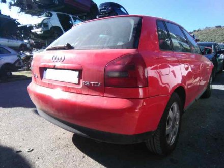 Vehiculo en el desguace: AUDI A3 (8L) 1.9 TDI Ambiente