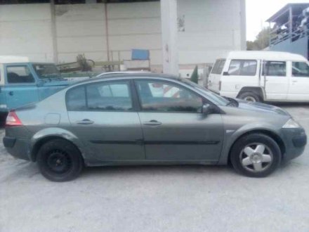 Vehiculo en el desguace: RENAULT MEGANE II CLASSIC BERLINA Dynamique