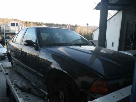 Vehiculo en el desguace: BMW SERIE 3 BERLINA (E36) 325i