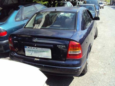 Vehiculo en el desguace: OPEL ASTRA G BERLINA Club