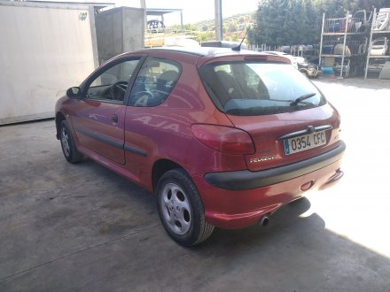 Vehiculo en el desguace: PEUGEOT 206 BERLINA 1.4