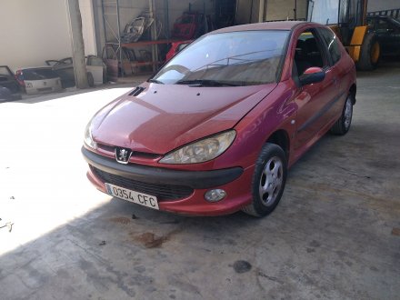 Vehiculo en el desguace: PEUGEOT 206 BERLINA 1.4