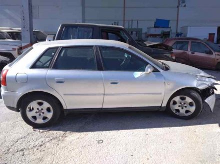 Vehiculo en el desguace: AUDI A3 (8L) 1.9 TDI Ambiente